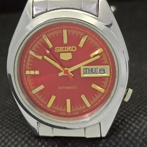 Vintage Automatic 1970s Seiko Mens Watch Red and Gold Face! - Picture 4 of 9